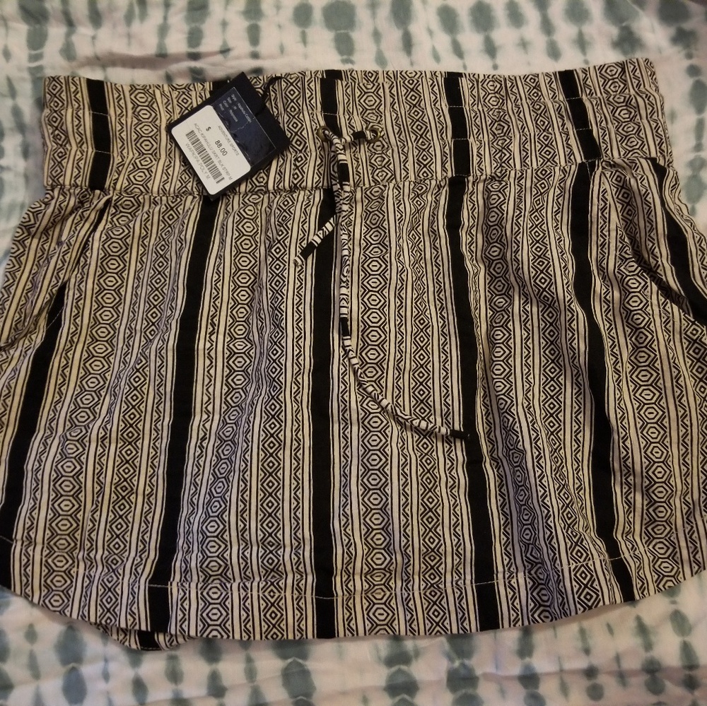 Brand new Acacia Polynesia kipu skirt